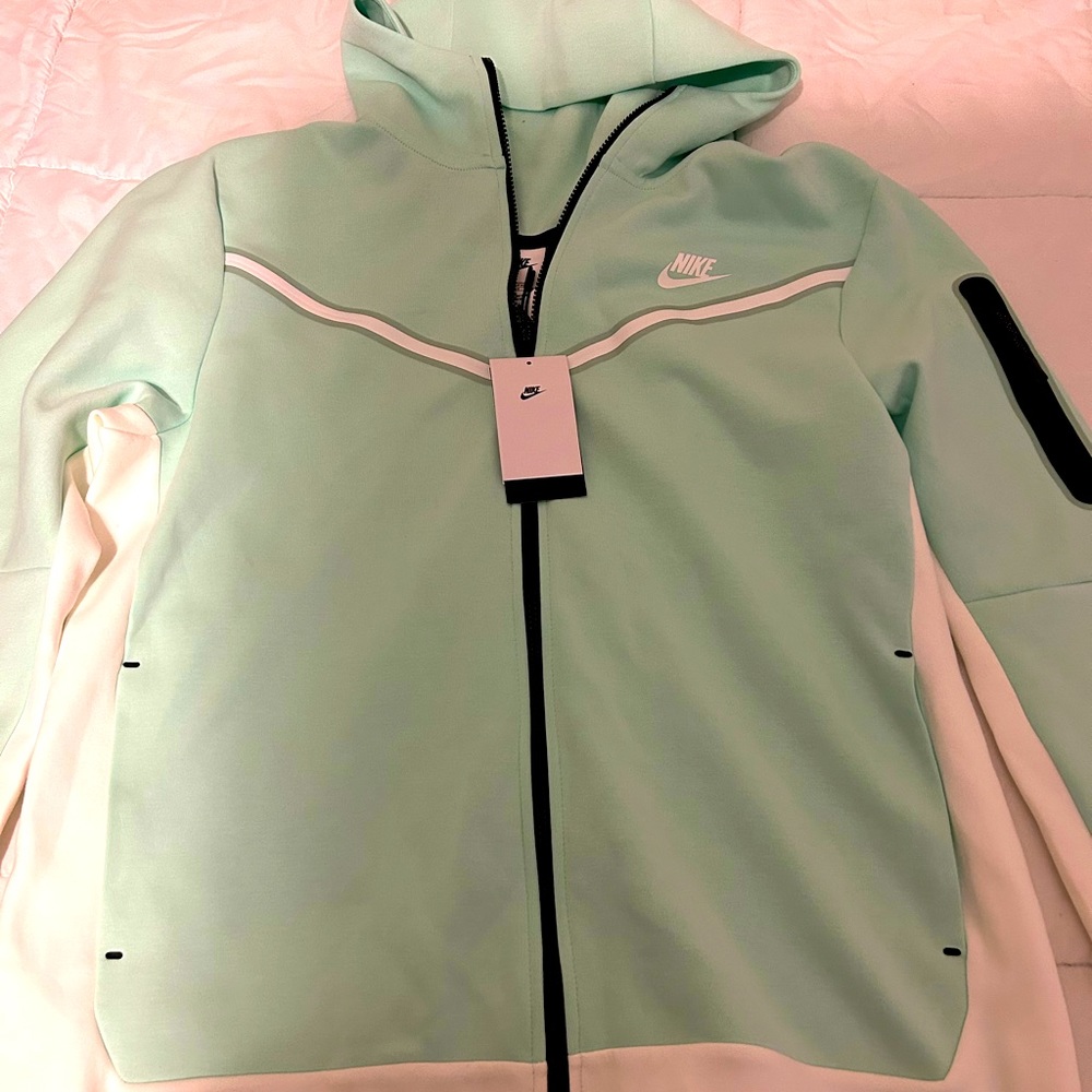 New MintFoam Men Nike Zip Up Active Top